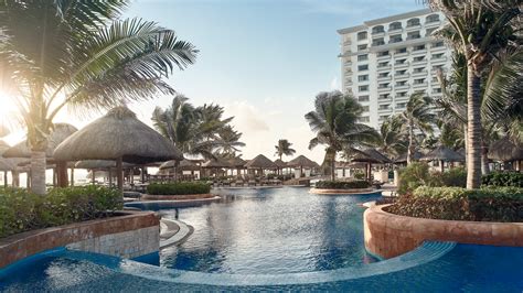 jw marriott cancun resort spa hotel review conde nast traveler