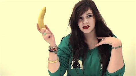 how to deepthroat using a banana youtube