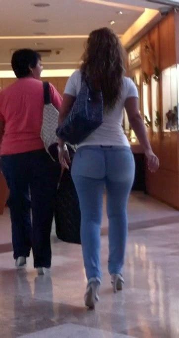 perfect bubble butt in jeans candid divine butts voyeur