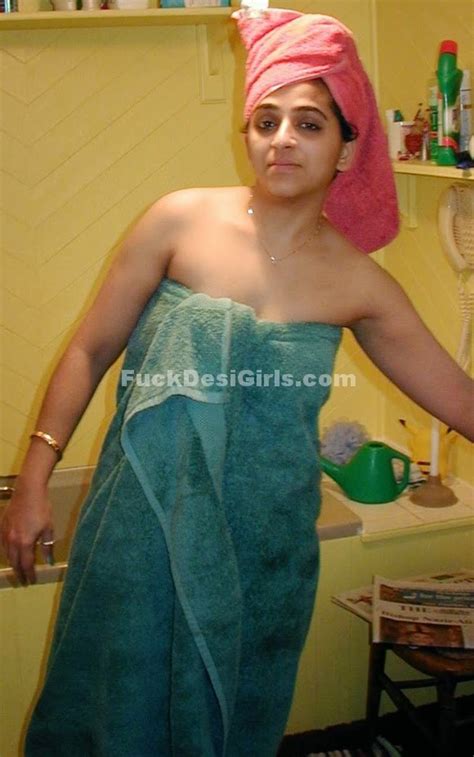 sexy bhabhi bathing dress nude show soti huwi bhabhi ke muh mei lund dala xxx blowjob photos