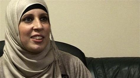 Converting To Islam The White Britons Becoming Muslims Bbc News