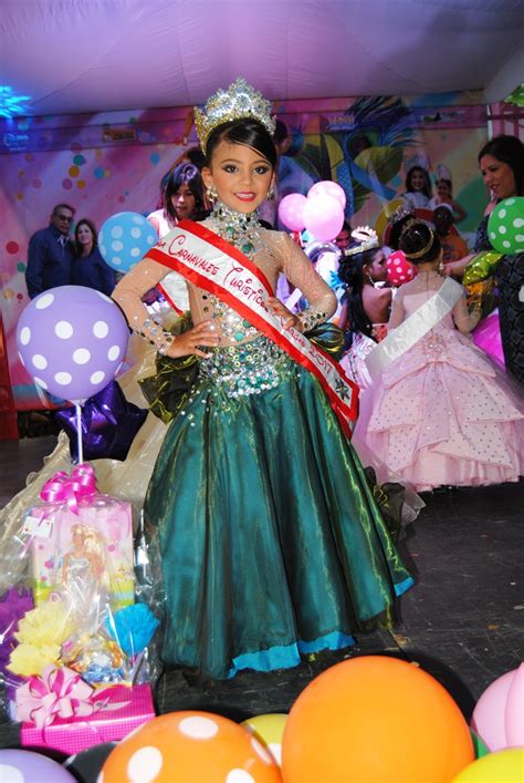 anyi oropeza es la nueva mini reina de los carnavales turisticos de vargas