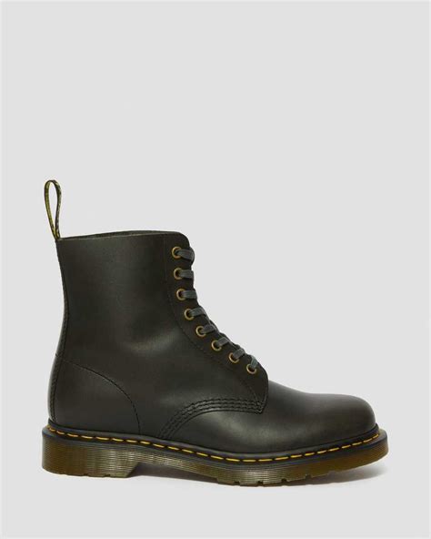 pascal classico leather lace  boots dr martens