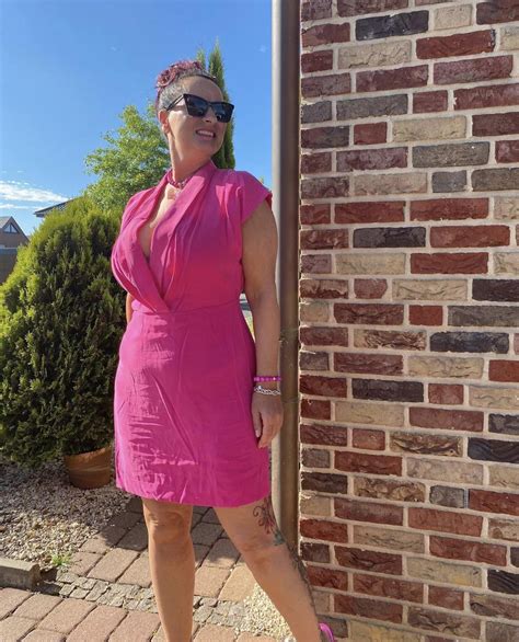 Sexy In Pink Gilf