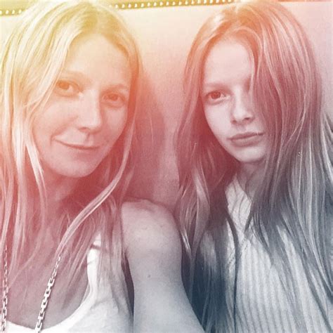 gwyneth paltrow and daughter apple 11 are twinning in new photo e
