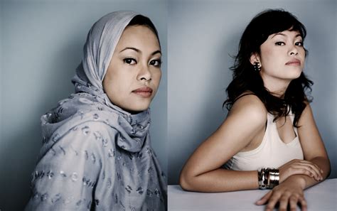 Photo Essay Malaysian Muslim Women With And Without Their