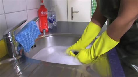 yellow rubber gloves blowjob sex porn tube
