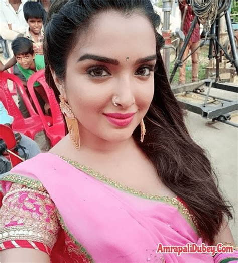 amrapali dubey ka photo of bhojpuri actress going viral