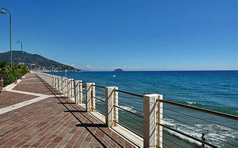 liguria italy municipalities alassio province  savona holiday rentals seaside holiday
