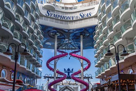 symphony   seas biggest cruise ship   world    port  civitavecchia port