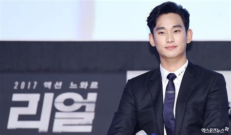 Kim Soo Hyun Shares How He Filmed His Bed Scene With Sulli