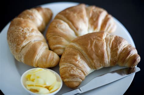 stock photo   golden flaky croissants freeimageslive