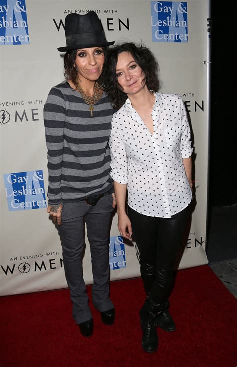 sara gilbert and linda perry famous gay couples who are
