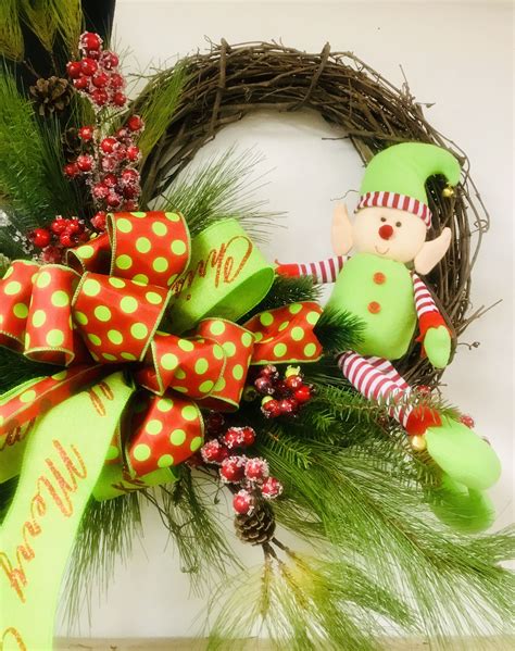 pin  gail alexander   creations christmas wreaths holiday decor holiday
