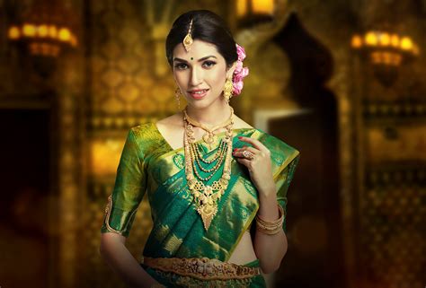 gold jewellery campaign behance