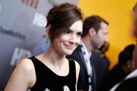 winona ryder says she is still married to keanu reeves