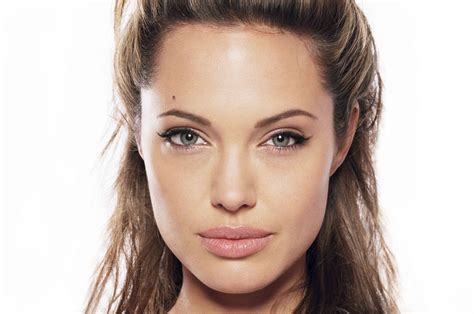 2560x1700 Angelina Jolie Close Up Hd Pic Chromebook Pixel