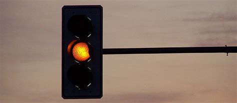 China Makes It Illegal To Drive Through Yellow Traffic Light