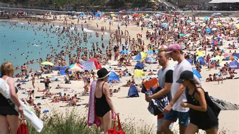 Sydney Gold Coast Beaches Closed As Extreme Heat Hits