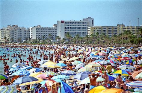 auswuechse des tourismus wo urlauber unheil bringen panorama