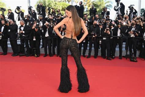 Izabel Goulart S Buttocks In Cannes 2021 18 Photos