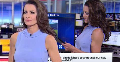 kirsty gallacher appears to suffer sky sports news wardrobe malfunction