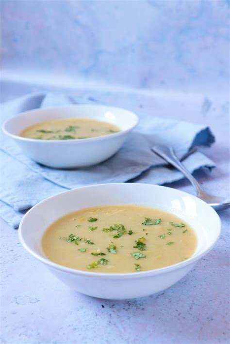 deze soep  heerlijk vol van smaak en  makkelijk om te maken doordat de soep met aardappel