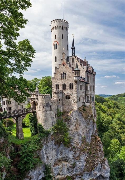 amazing fairy tales castles      lifetime beautiful castles