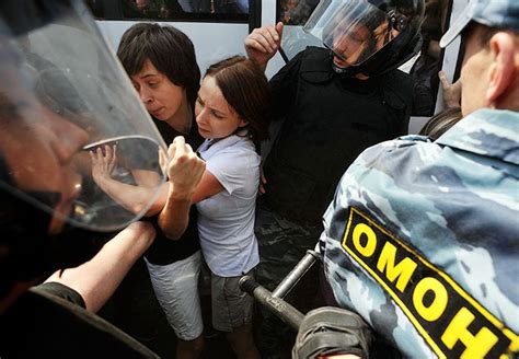 russia will not suspend anti gay legislation for 2014