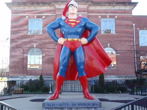 superman statue metropolis