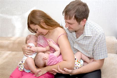 Tandem Breastfeeding Twins The Good And The Bad Twenty Tiny Toes