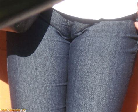 thigh gap tight jeans cameltoe
