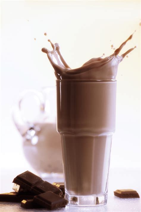 chocolate milk    simple snack daily trojan