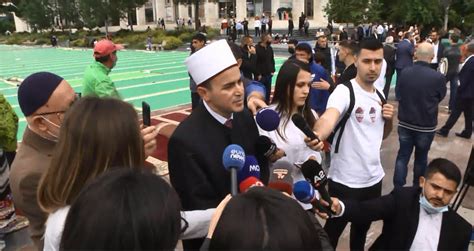 incidenti në ceremoninë e faljes komuniteti mysliman person në kushte