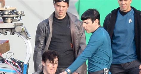 zoe saldana and zachary quinto star trek 2 pictures