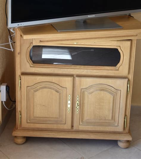 meuble de tv placage chene comment relooker vos meubles anciens