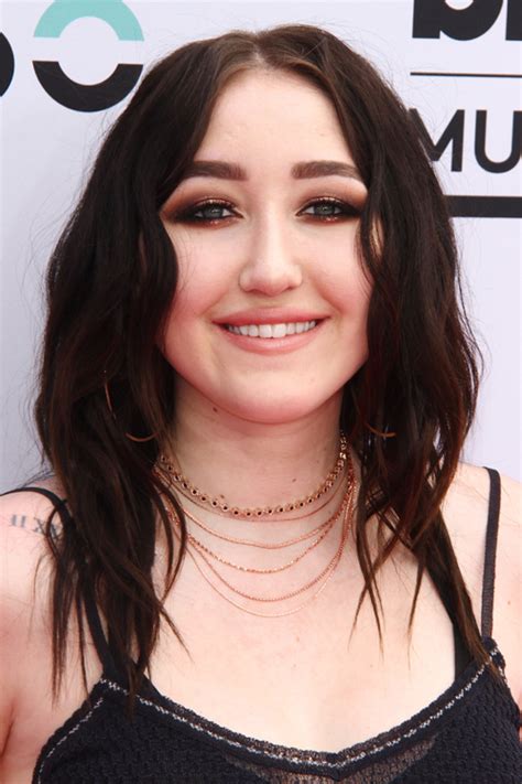 noah cyrus hairstyles and hair colors steal her style