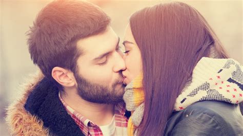 7 gross things that happen while kissing other than