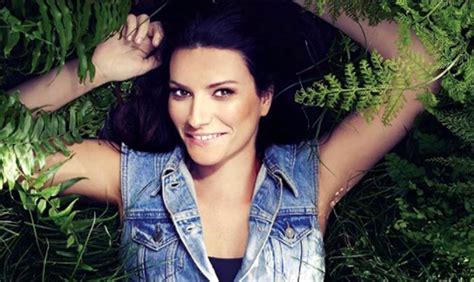 laura pausini compie 43 anni auguri a tutti i tori nati oggi