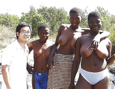 grosse fesse de femme nue en angola