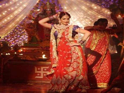 Esha Deol Esha Deol In Love With Saree Hindi Movie News Times Of India