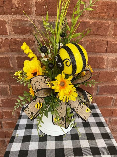 bumble bee floral centerpiece summer table decor farmhouse table floral spring bumble bee