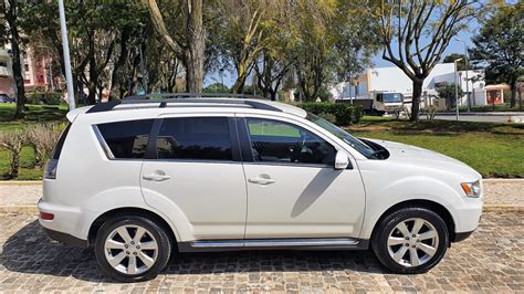 venda usado suv mitsubishi outlander    intense  lugares  diesel autoadspt