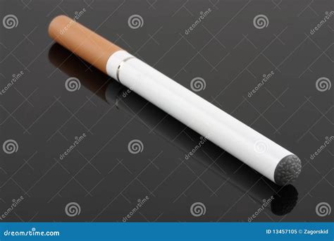 sigaret stock afbeelding image  voorwerp slecht