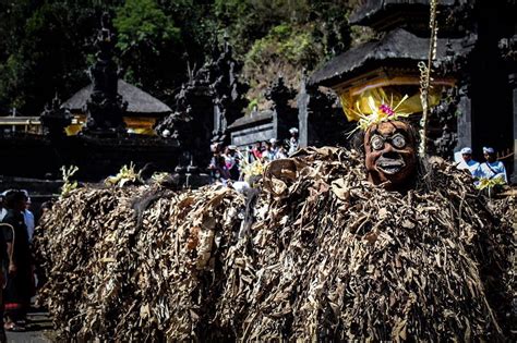 Desa Trunyan Bali – Tradisi Pemakaman Unik And Tidak Biasa Di Kintamani