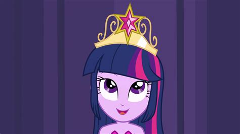 twilight wearing crown  stage  princess twilight sparkle