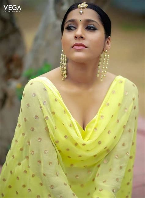Telugu Anchor Rashmi Gautam Hot Stills Sexy Hot Images
