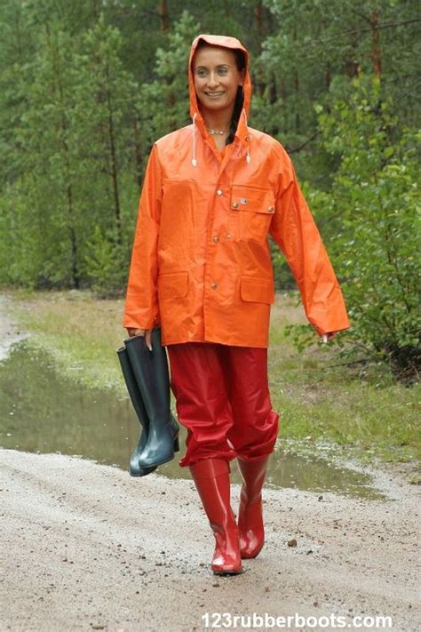 the 699 best boots en waders images on pinterest rain wear rains raincoat and black rubber