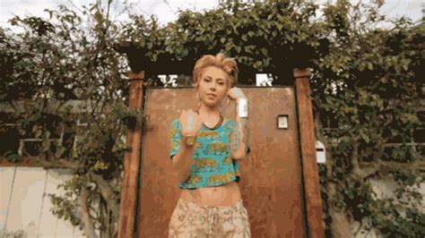 twerk it lil debbie find and share on giphy