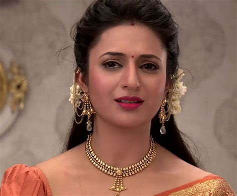oh no divyanka tripathi was diagnosed with food poisoning and this is what she did missmalini